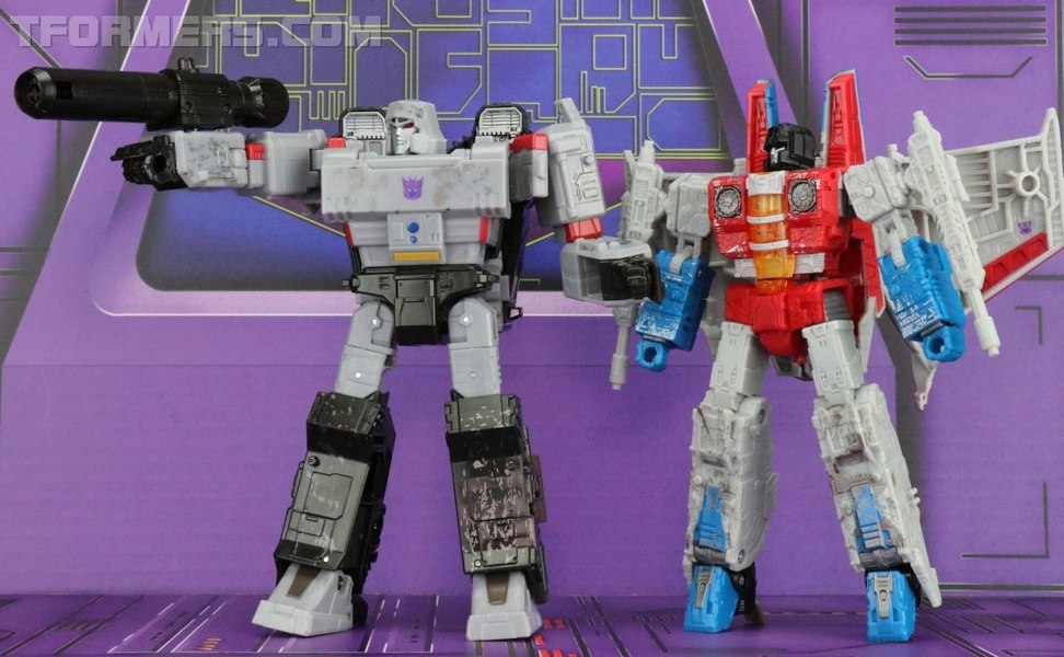 Review Siege War For Cybertron Trilogy Starscream Voyager  (23 of 52)